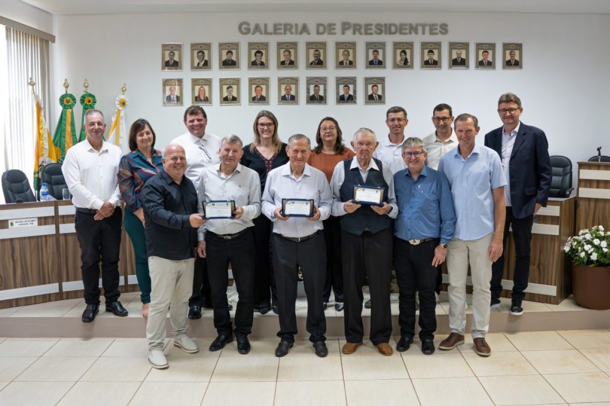 Cooperoque recebe homenagem da Câmara de Vereadores de Salvador das Missões Cooperoque recebe homenagem da Câmara de Vereadores de Salvador das Missões