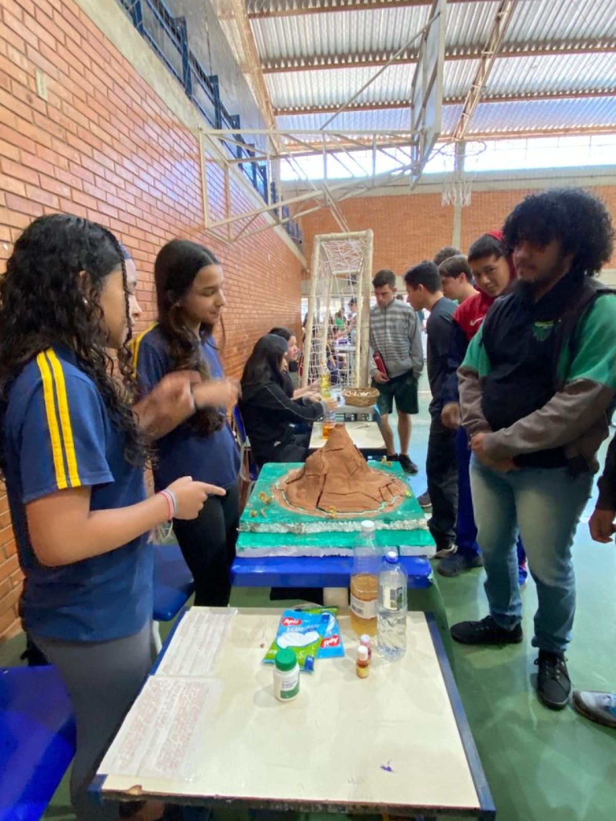 I Feira do Conhecimento “Conexão Otto” movimenta a Escola Dr. Otto Flach, em Cerro Largo
