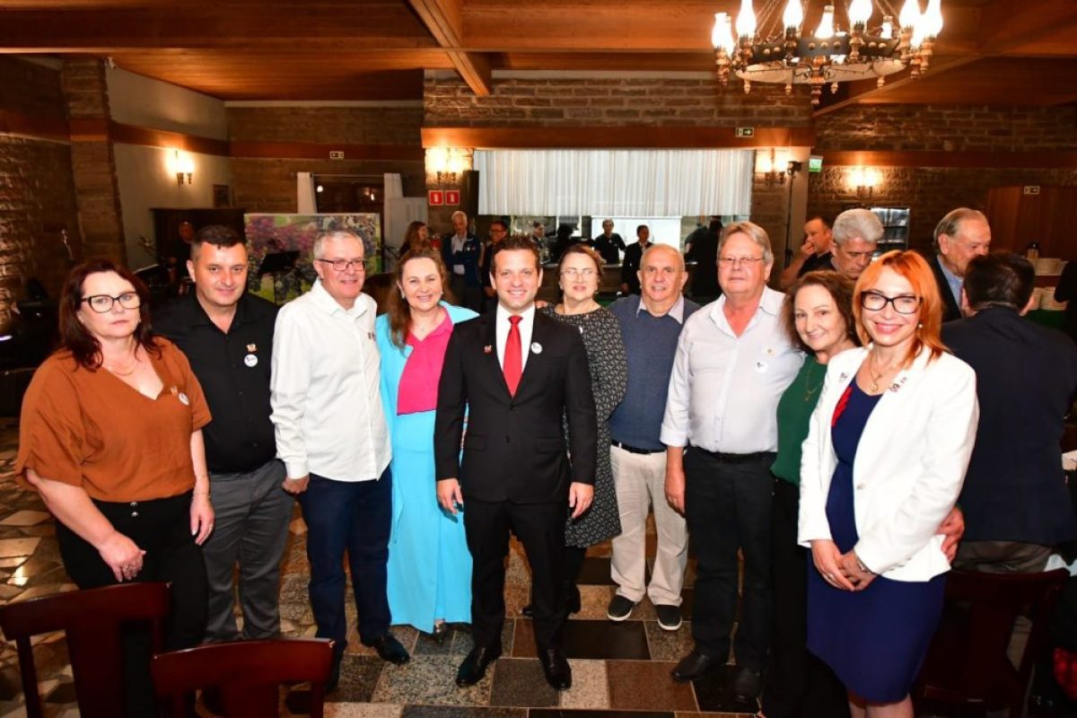 Comunità Guaraniense participa de noite festiva em Santo Ângelo