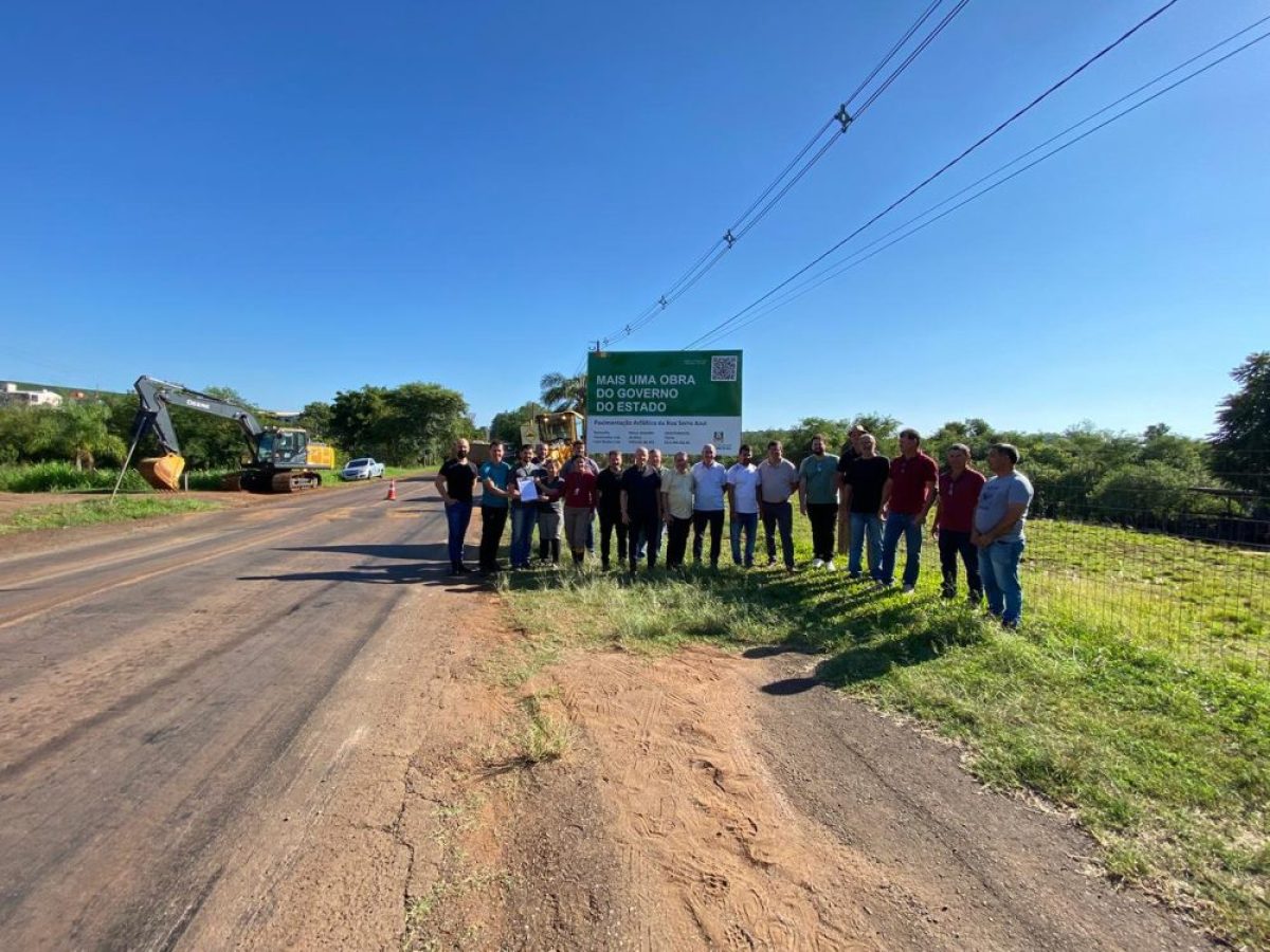 Iniciam as obras de pavimentação asfáltica do acesso entre a Rua Serro Azul e a BR-392, em Cerro Largo