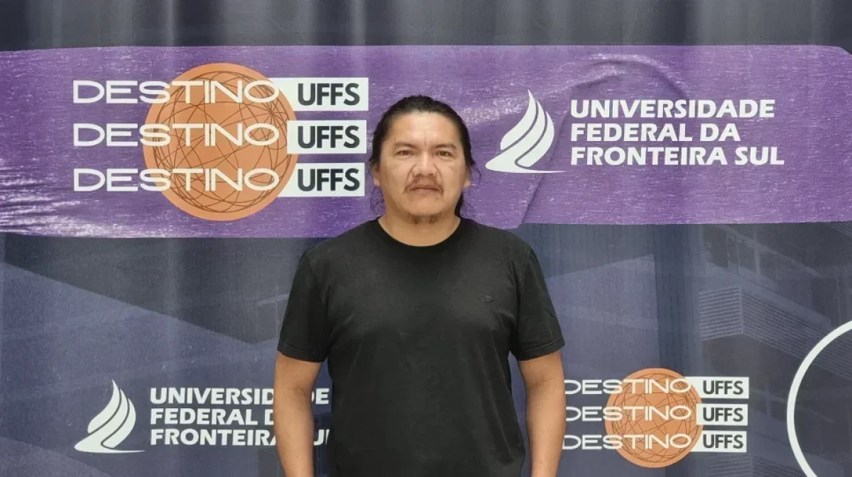 Primeiro estudante indígena conclui graduação em Administração na UFFS Cerro Largo Primeiro estudante indígena conclui graduação em Administração na UFFS Cerro Largo