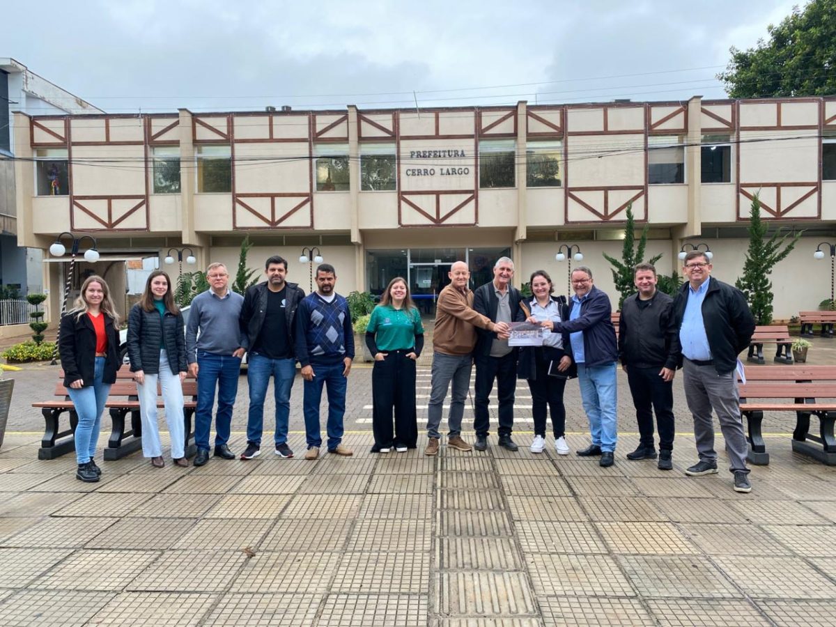 Assinada a ordem de serviço para construção da Rua Coberta de Cerro Largo Assinada a ordem de serviço para construção da Rua Coberta de Cerro Largo