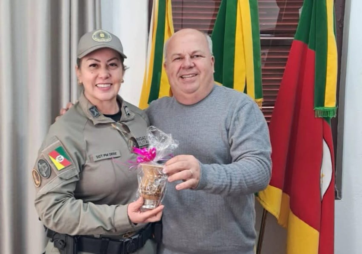 Sargento Deise Daponte se despede do comando da Brigada Militar de Salvador das Missões Sargento Deise Daponte se despede do comando da Brigada Militar de Salvador das Missões