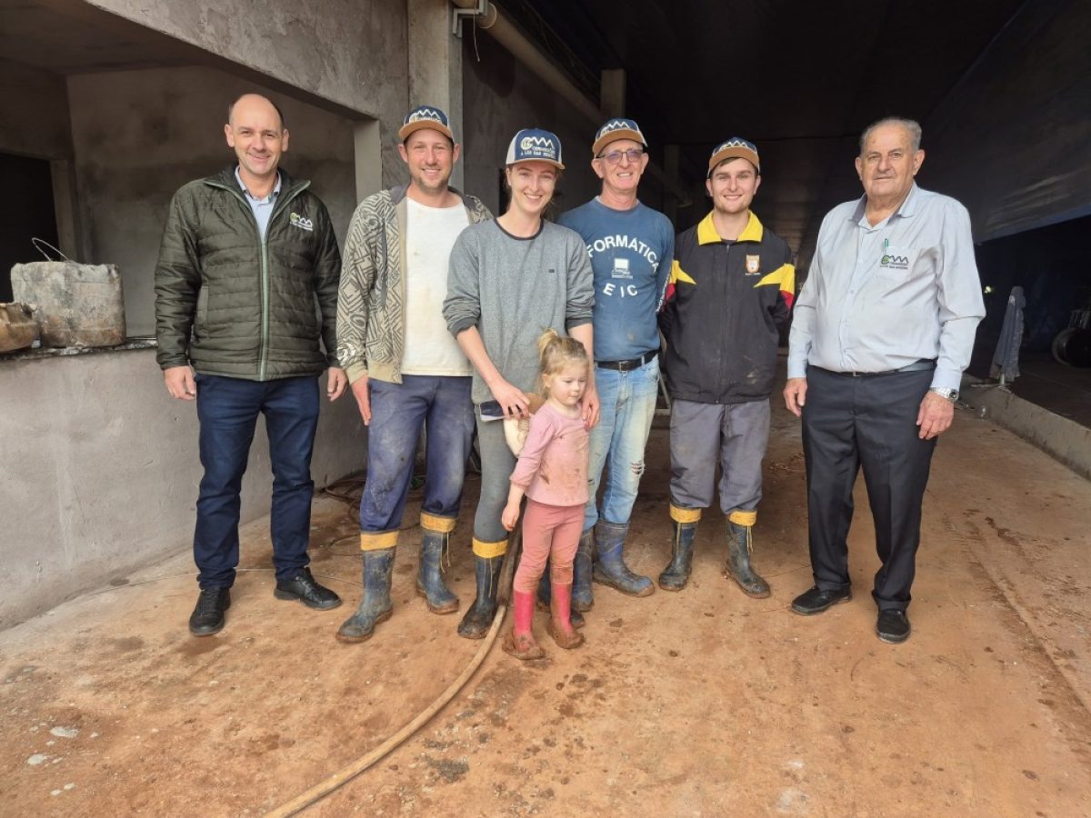 Cermissões acompanha implantação de moderna leitaria robotizada em Cerro Largo