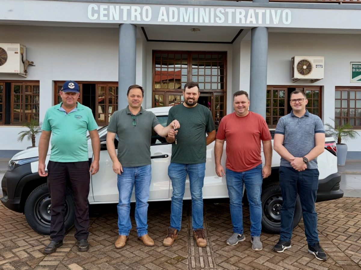 Senador Salgado Filho adquire veículo para a Secretaria da Agricultura