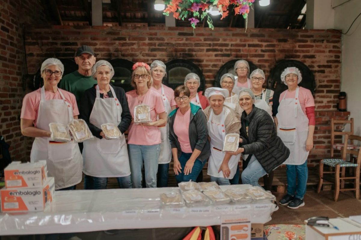 Clubes de Mães comercializam mais de 1,8 mil cucas na Oktoberfest Missões